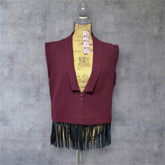 413 - RD STYLE VEST WITH REMOVEABLE FRINGE - Picture 2 of 16